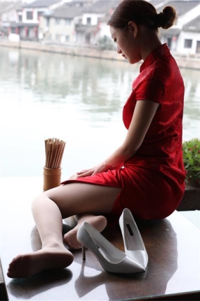 奈丝写真 NO.074:毛毛-旗袍+腿足的美