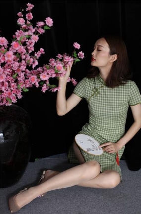 奈丝写真 NO.143:莹莹-扇与旗袍