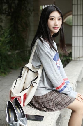 奈丝写真 NO.147:翼宁-长腿石凳上的软妹