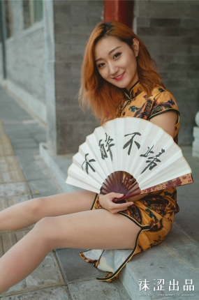 袜涩写真 VOL.074 刘哈哈-黄袍