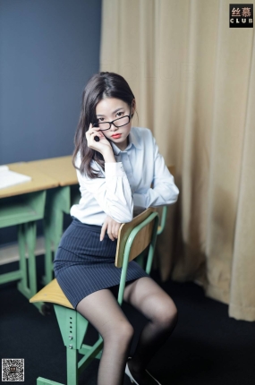 丝慕写真 SM124 天天一元 文欣 – 今天上什么课