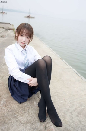 森萝财团写真 – JKFUN-006 Aika 日系黑丝