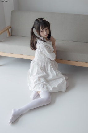 森萝财团写真 – JKFUN-014 默陌 80D过膝袜
