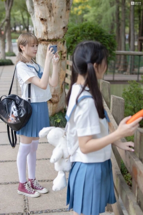 森萝财团写真 JKFUN-025 默陌&Aika 80D白丝过膝袜