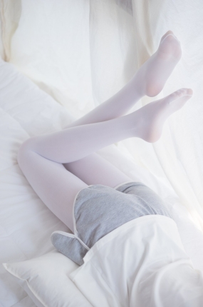 罗利丝控-喵写真 Vol.011 少女的白丝袜