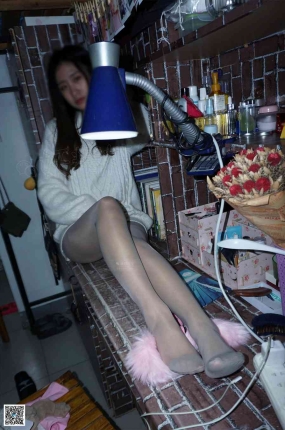妖精视觉 NO.124 小茶 学妹的两双丝袜