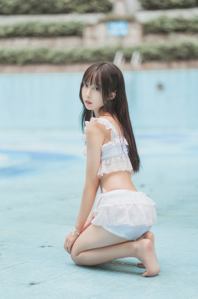风之领域写真 No.090 泳池里的少女