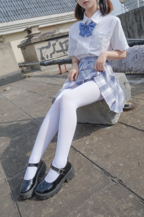 森萝财团写真 – 月下-05