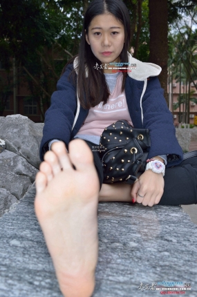 Ecologygreen摄影作品 NO.018 护校美女小雪儿的清新白N玉足