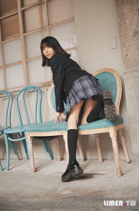 Limerence 子子 JK小腿袜到裸足的偷窥视角-2