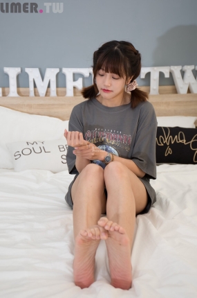 Limerence Betty 用美腿从清晨到傍晚都把你锁在床上-2