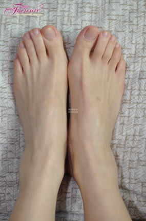 Fannie芬妮每足园 No.276 裸足高跟黑丝特辑