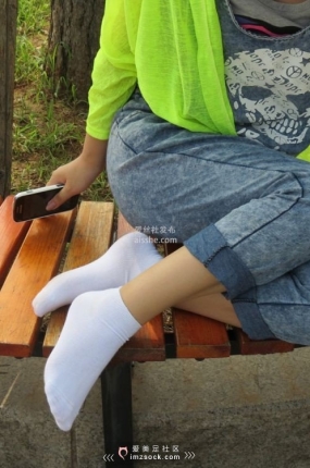 MZSOCK NO.024-2018年-可爱短发小美女棉袜红色指甲