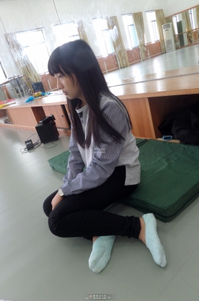 MZSOCK NO.176-2018年-瑜伽美女小梓 adidas帆布鞋_Nike板鞋 蓝色短棉袜 !