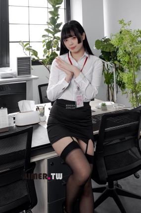 Limerence 之之 绝美职员让你上班无法专心的嘿丝&裸足