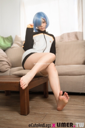 Limerence 之之雷姆穿着你的外套出现啦~里面到底有没有穿